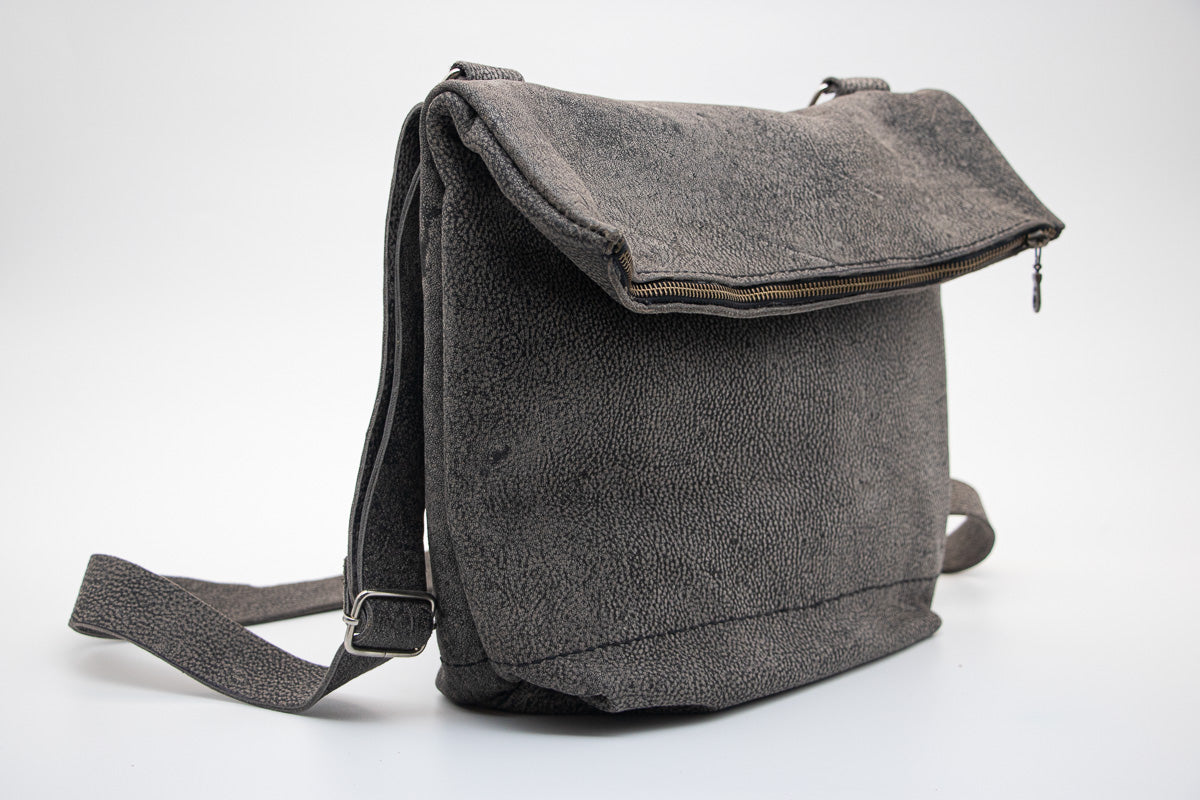 LEATHER FOLD-OVER